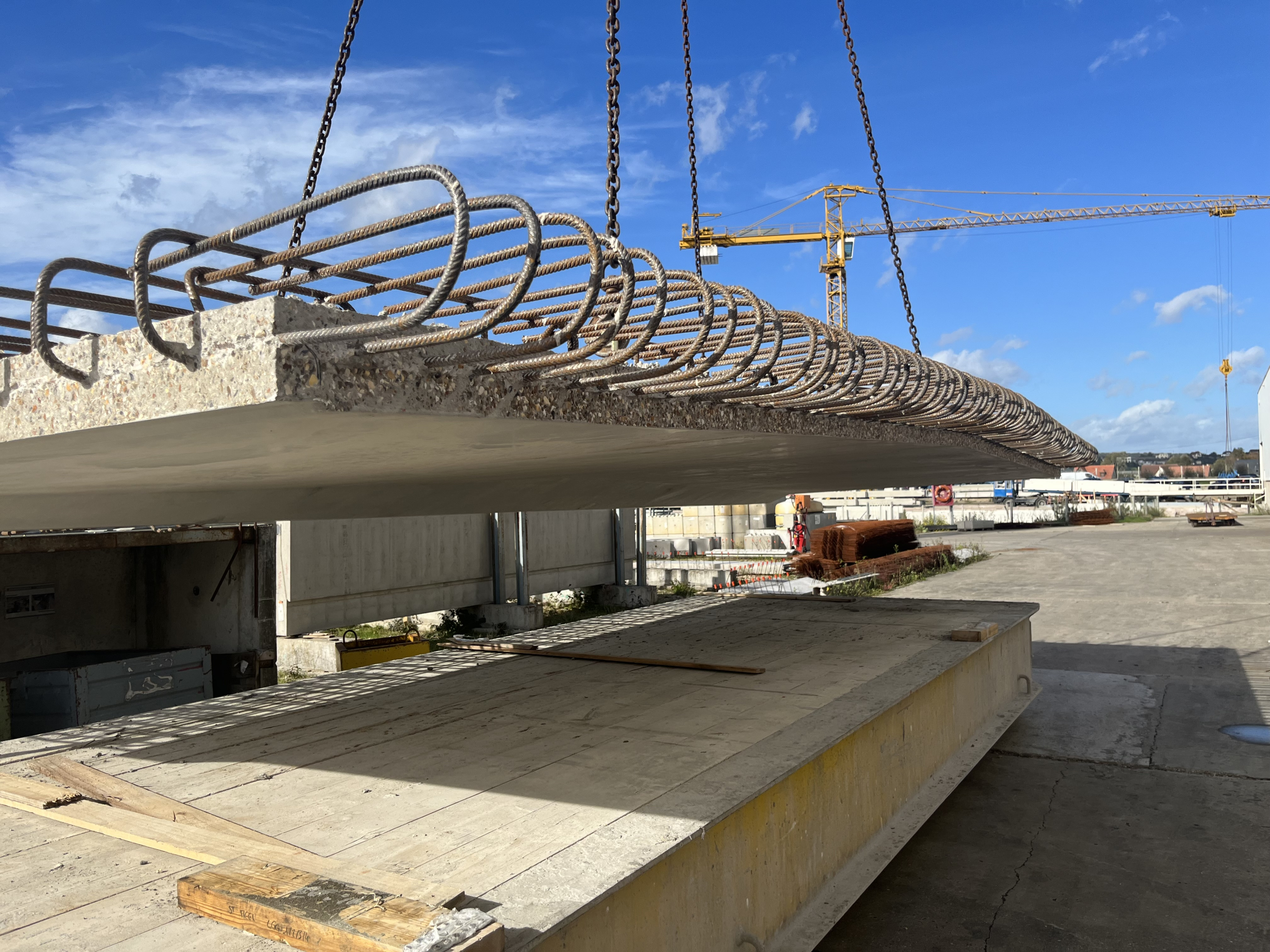 PREGA produit 17 prédalles pour le nouveau pont Cotelle à Olivet